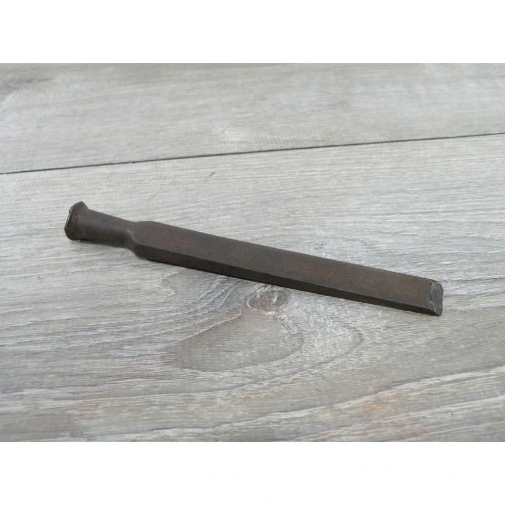 Vintage Heavy Duty Chisel ~1 inch Wide Blade ~6.5